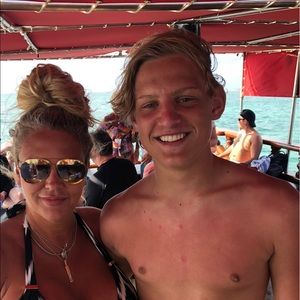 Meet your Posher, Grant